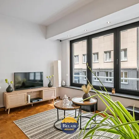 Modern 2-bedroom Near & Center T138 Daire