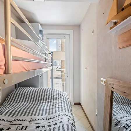 公寓 Modern 2-bedroom Near & Center T138 *